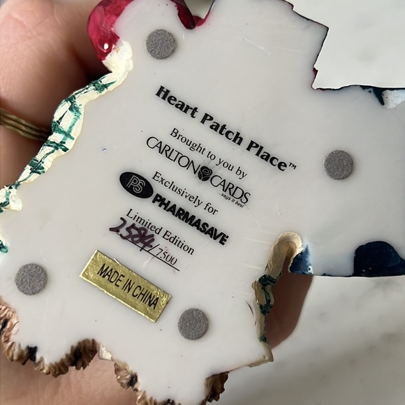 Vintage Limited Edition Heart Patch Place Young’s Incorporated Resin Bear - Picture 3 of 3